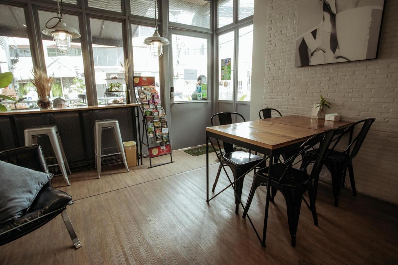 Bed and Breakfast Fashen Poshtel Čiang Mai Exteriér fotografie